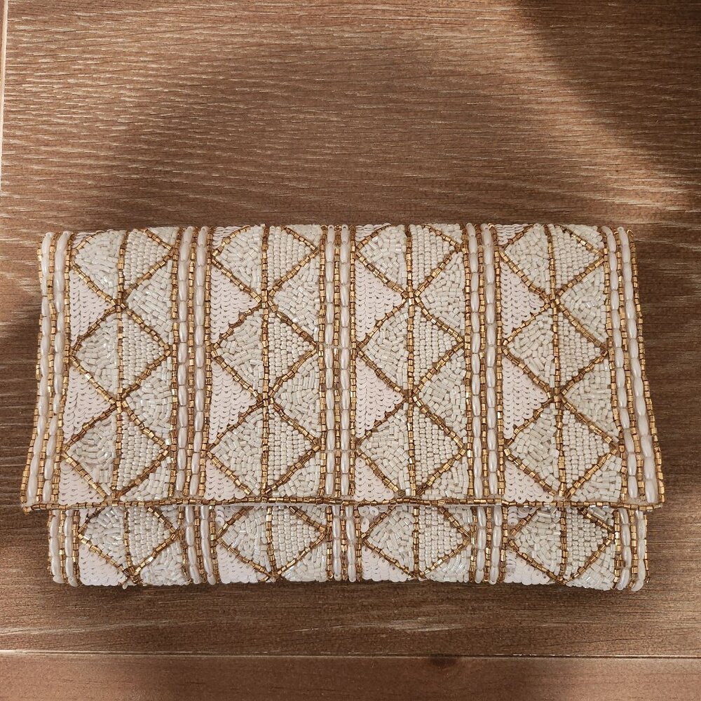 LULUS WHITE AND GOLD BEADED CLUTCH
